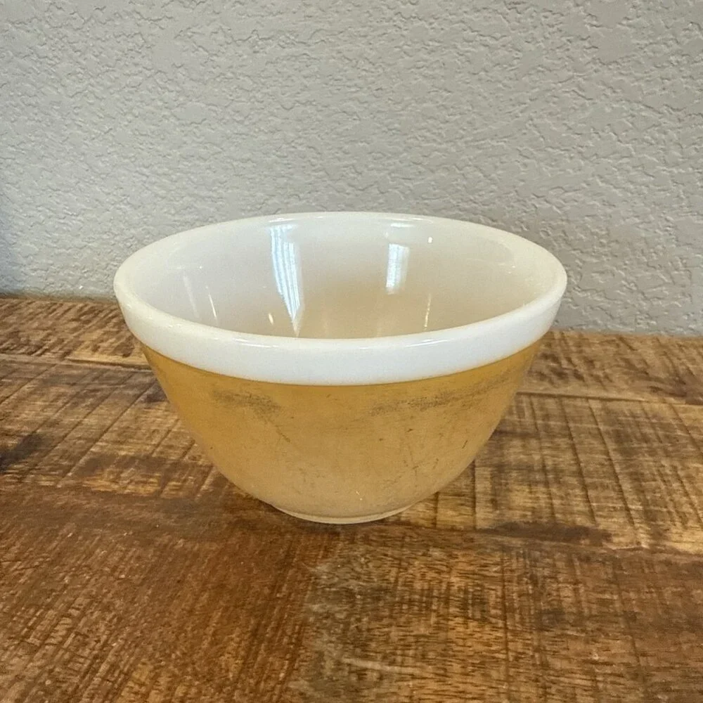 PYREX 407 SMALL NESTING BOWL Solid Mustard Yellow White Rim 1 1/2 Pt Vintage